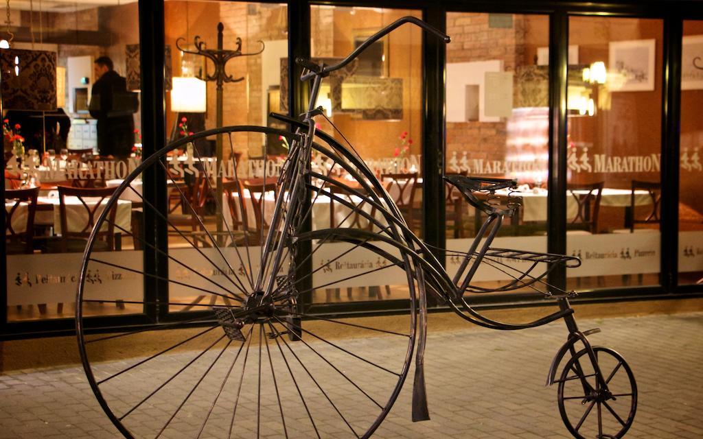 Hotel Marathon Senec Exterior photo
